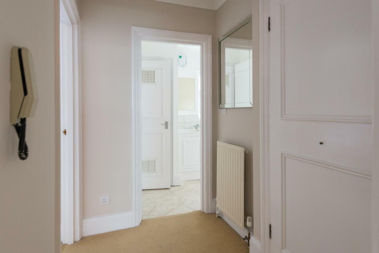 One Bedroom High Street Kensington Apartment London Bagian luar foto